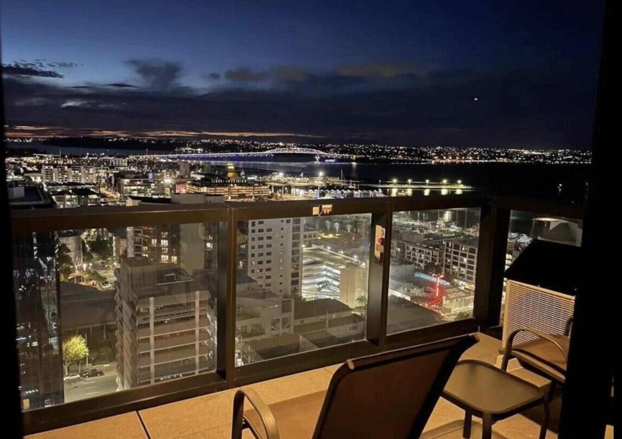 Magnificent Harbour View Skytower View Apartment In Cbd Auckland Kültér fotó