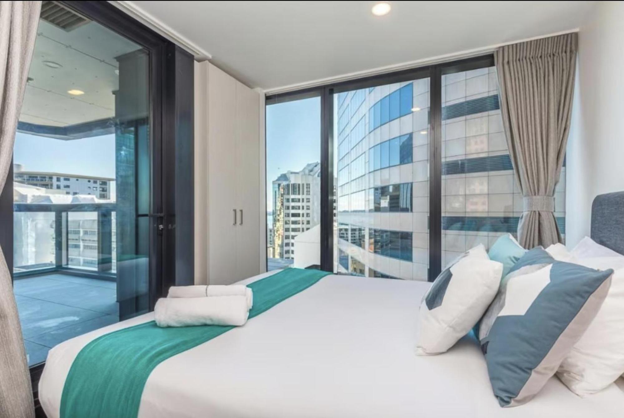 Magnificent Harbour View Skytower View Apartment In Cbd Auckland Kültér fotó