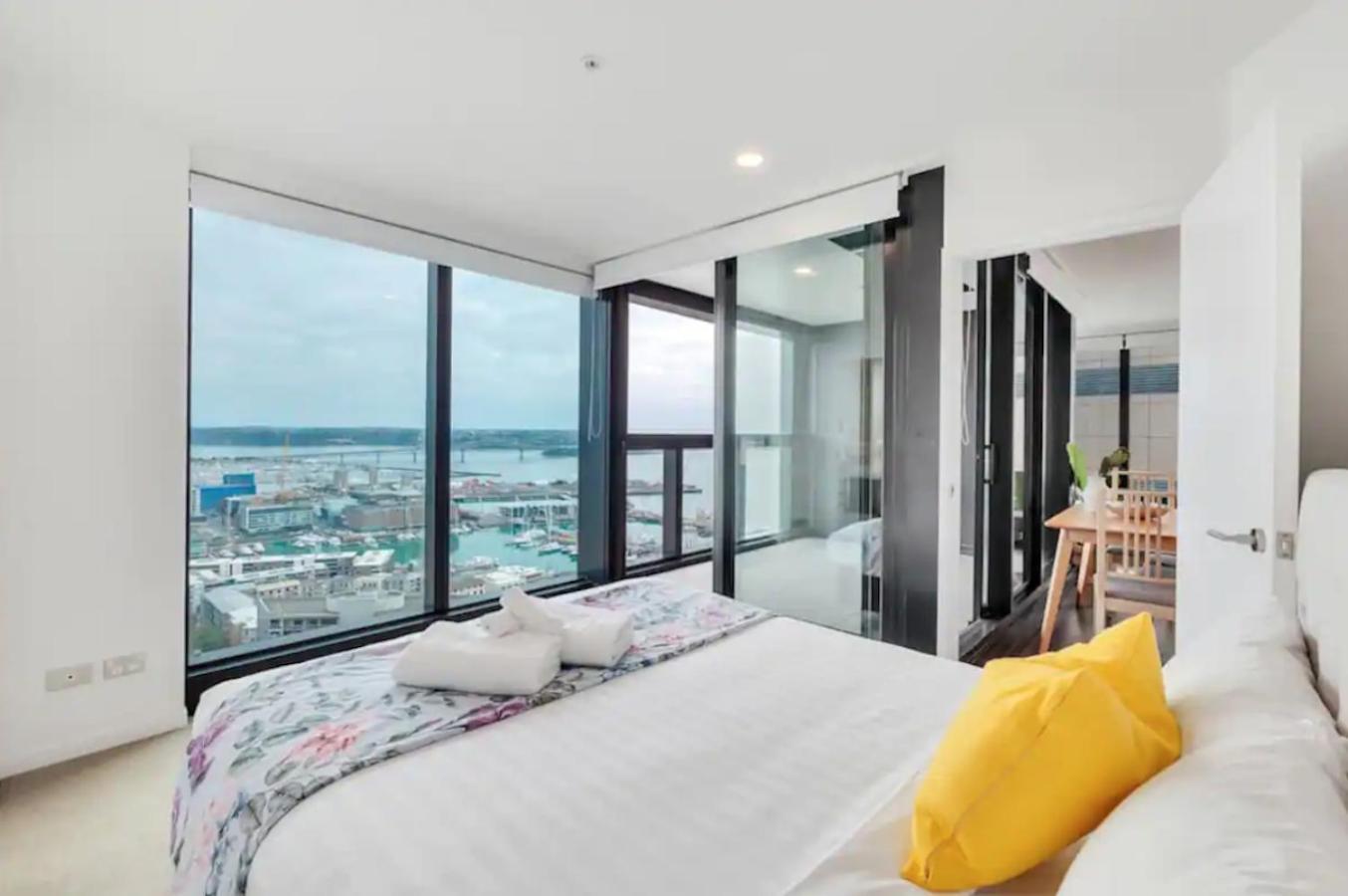 Magnificent Harbour View Skytower View Apartment In Cbd Auckland Kültér fotó